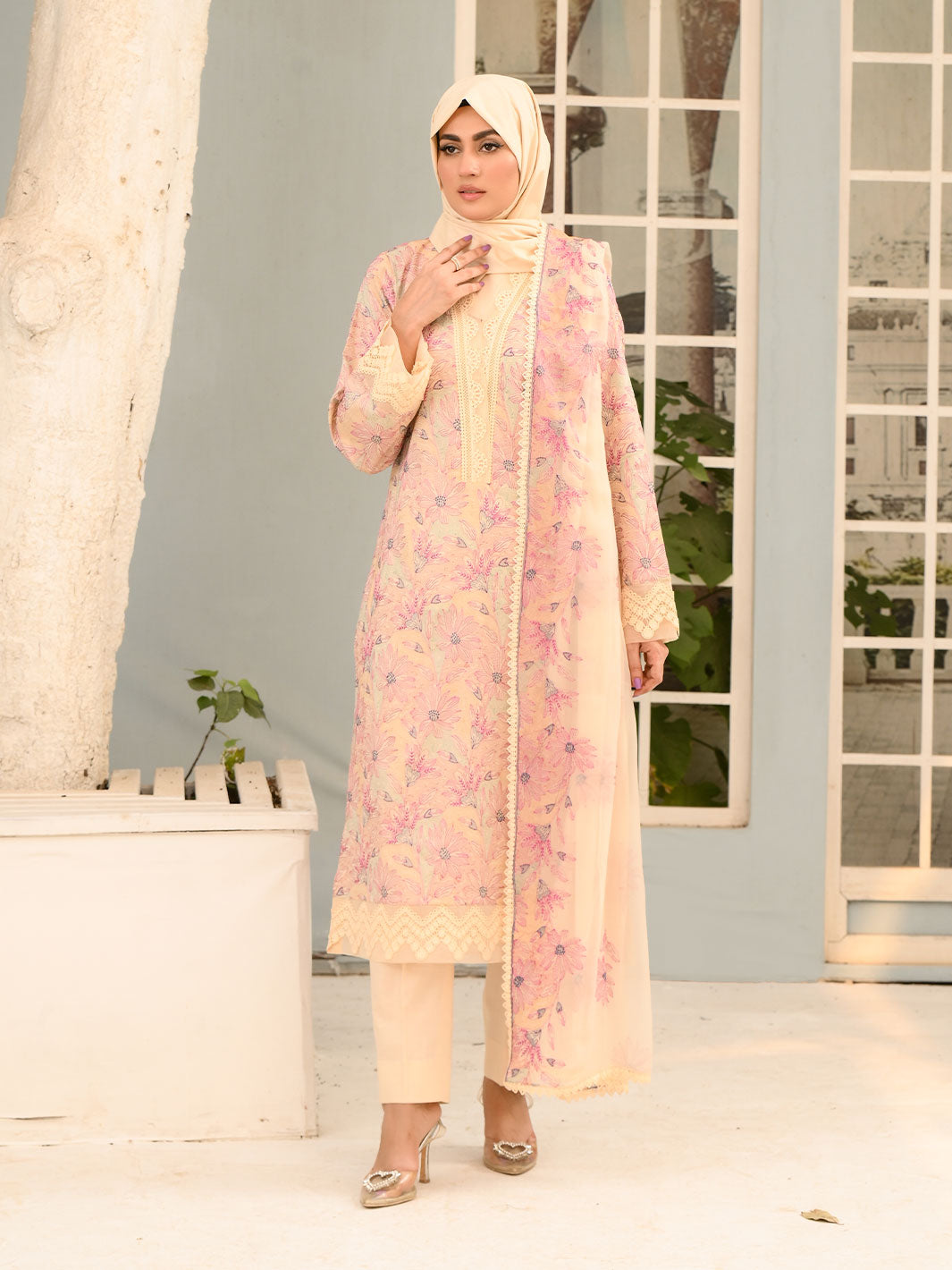Embroidered Lawn'25