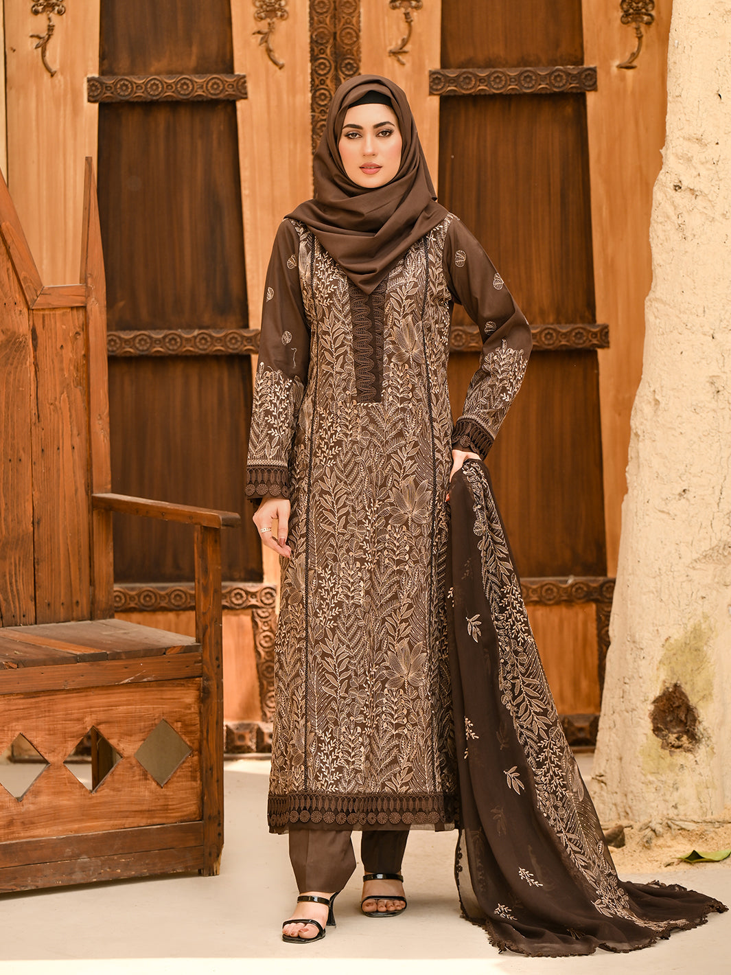 Embroidered Lawn'25