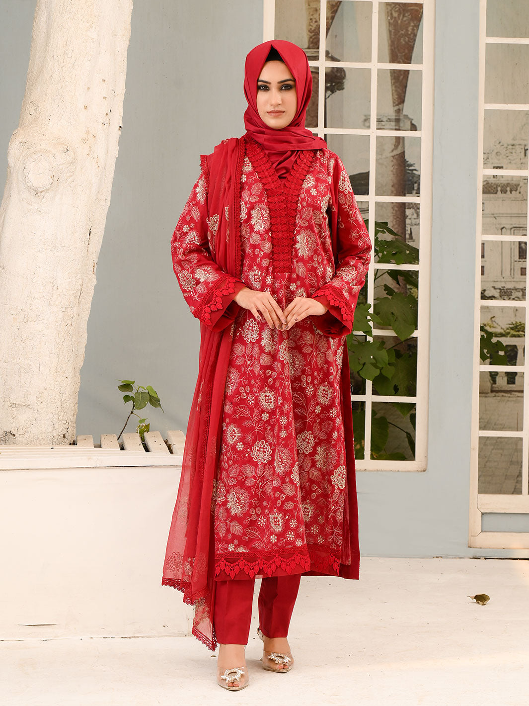 Embroidered Lawn'25